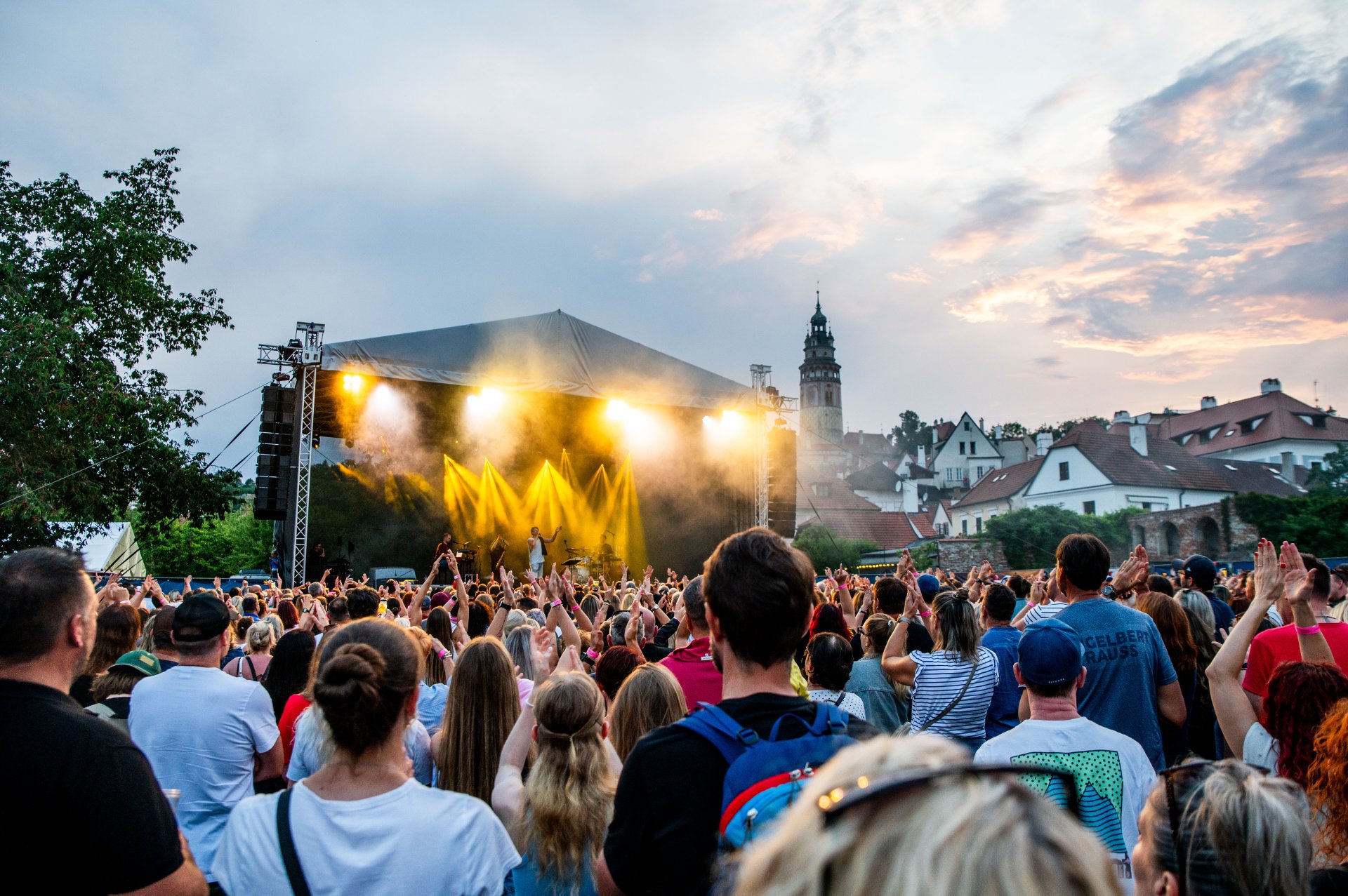 Tros Discotequos uzavřeli Krumlov Open Air. Pivovarská zahrada zažila skvělé finále sezóny