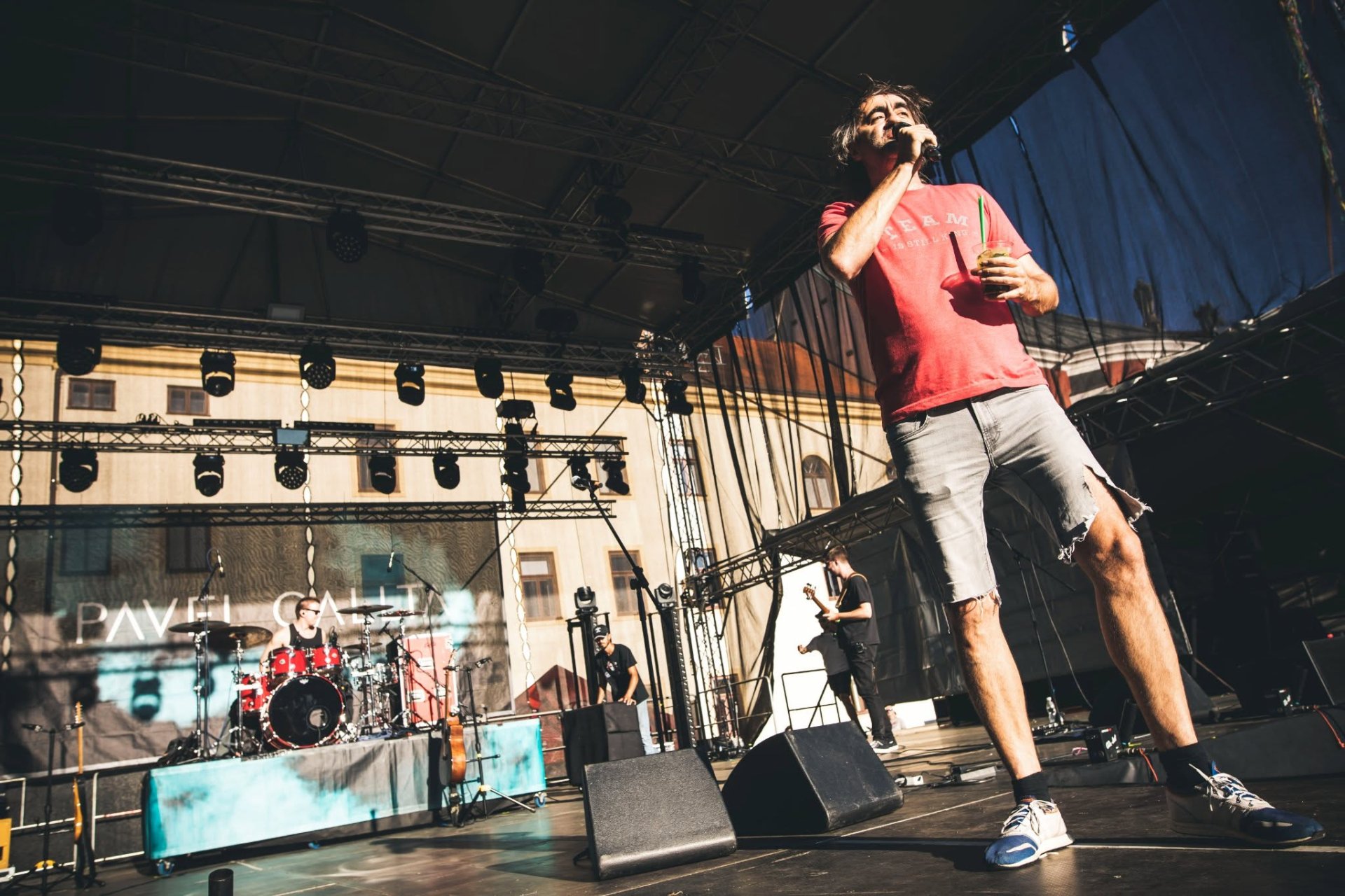 Překvapení na Jatka Festu: poslední ročník odmoderují Jakub Děkan a Jakub Kohák společně