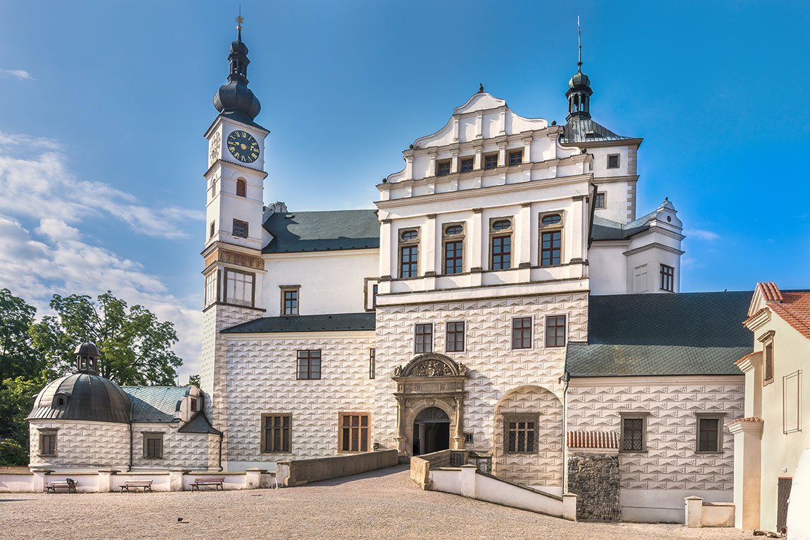 Poletíme?, UDG a Slavíček míří na pardubický zámek. Hudební léto nabídne tři kapely během jednoho večera
